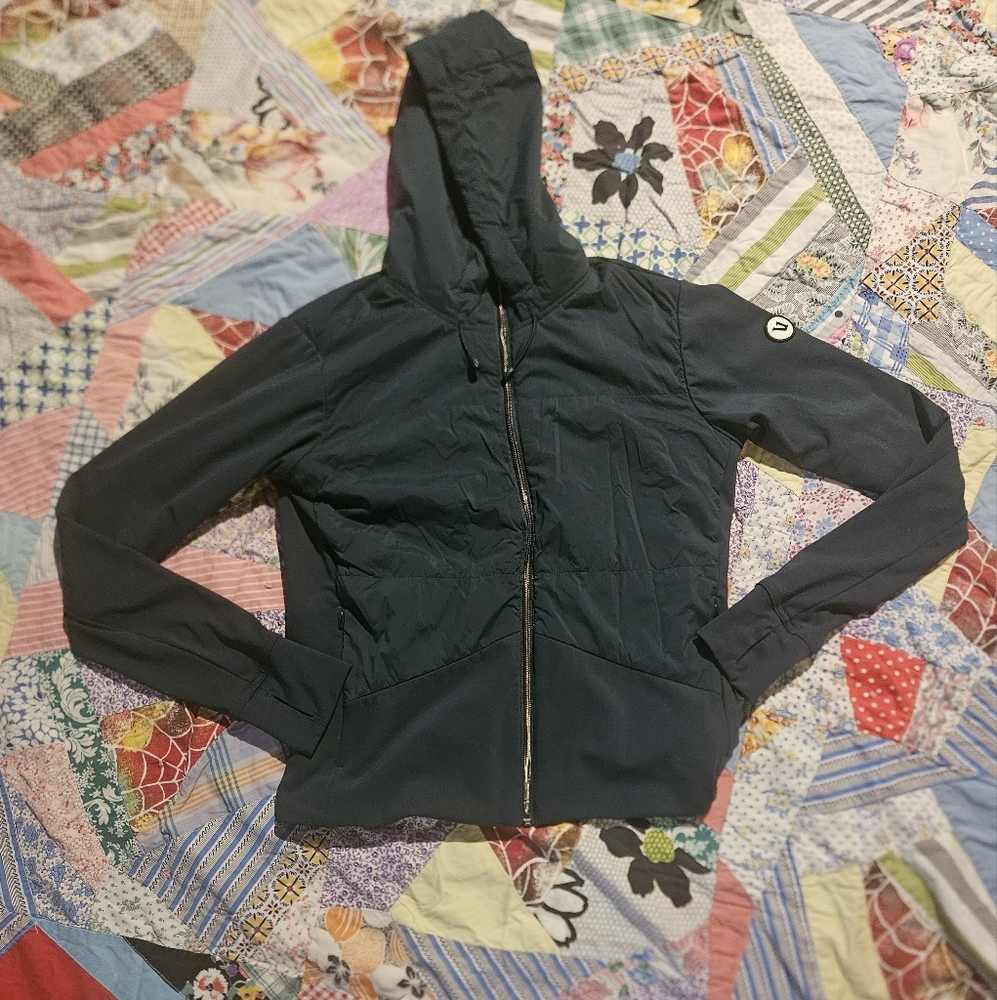 Vuori Chilled Out Hooded Green Zip Up Light Weight Jacket. Small